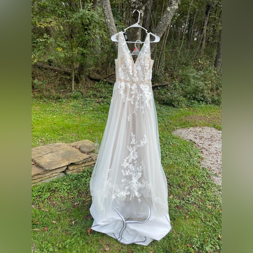 Offwhite/Grey tulle wedding dress